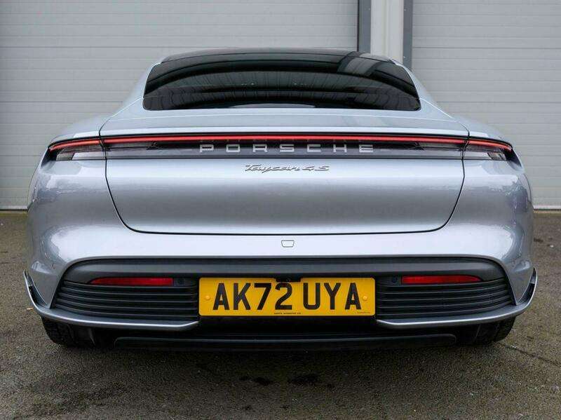 2022 PORSCHE TAYCAN 2022 PORSCHE TAYCAN