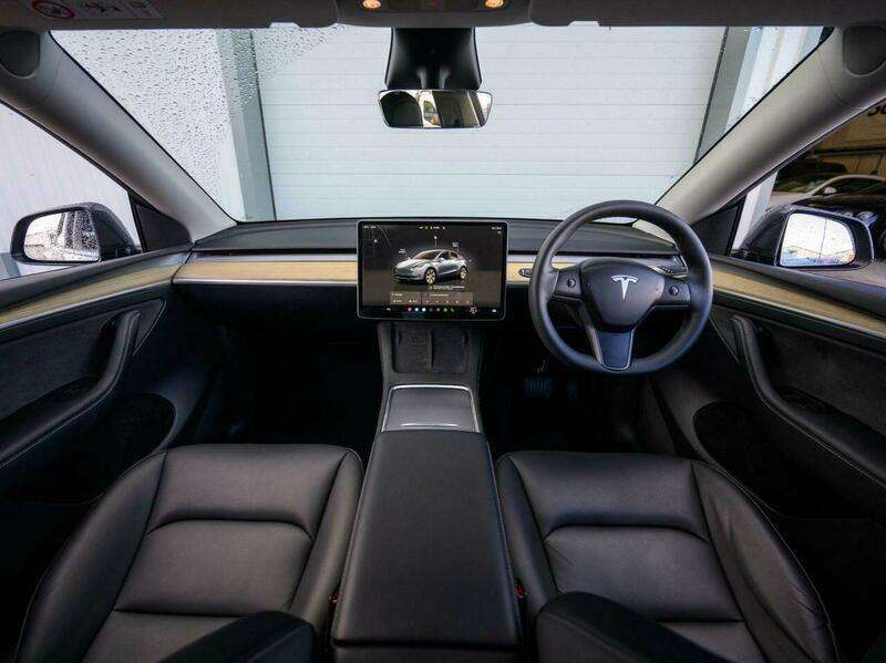 A 2022 TESLA MODEL Y (Dual Motor) Long Range SUV 5dr Electric Auto 4WDE (384 bhp) A 2022 TESLA MODEL Y (Dual Motor) Long Range SUV 5dr Electric Auto 4WDE (384 bhp)