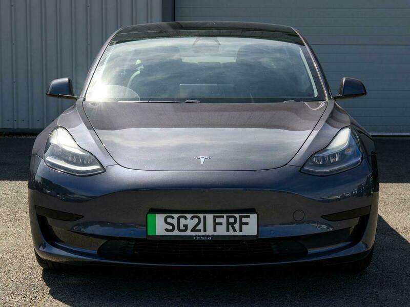 A 2021 TESLA MODEL 3 Standard Range Plus Saloon 4dr Electric Auto RWD (241 bhp) A 2021 TESLA MODEL 3 Standard Range Plus Saloon 4dr Electric Auto RWD (241 bhp)
