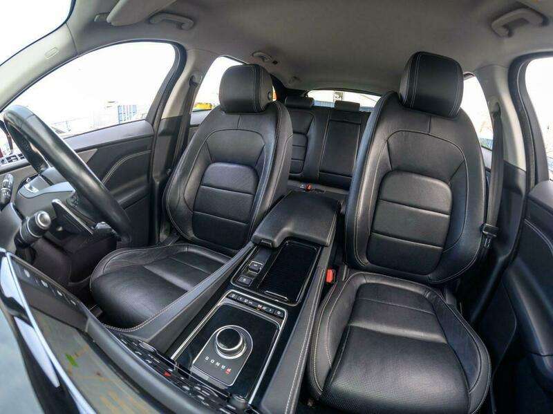 2017 JAGUAR F-PACE 2017 JAGUAR F-PACE