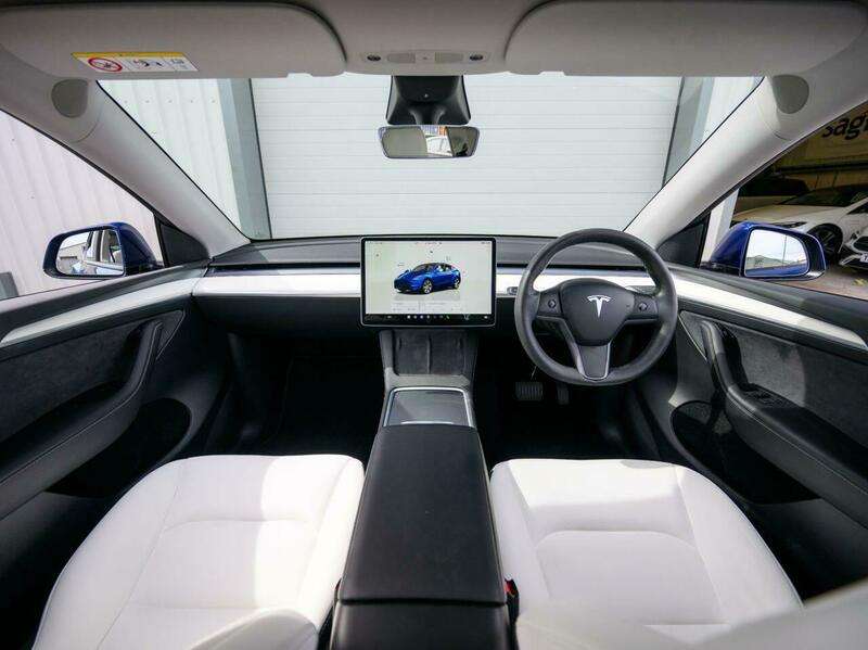 A 2022 TESLA MODEL Y (Dual Motor) Long Range SUV 5dr Electric Auto 4WDE (384 bhp) A 2022 TESLA MODEL Y (Dual Motor) Long Range SUV 5dr Electric Auto 4WDE (384 bhp)