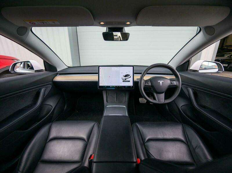 A 2020 TESLA MODEL 3 (Dual Motor) Performance Saloon 4dr Electric Auto 4WDE (Performance Upgrade) (449 bhp) A 2020 TESLA MODEL 3 (Dual Motor) Performance Saloon 4dr Electric Auto 4WDE (Performance Upgrade) (449 bhp)