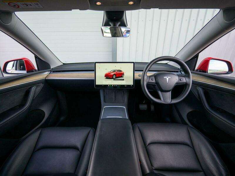 A 2022 TESLA MODEL Y (Dual Motor) Long Range SUV 5dr Electric Auto 4WDE (384 bhp) A 2022 TESLA MODEL Y (Dual Motor) Long Range SUV 5dr Electric Auto 4WDE (384 bhp)