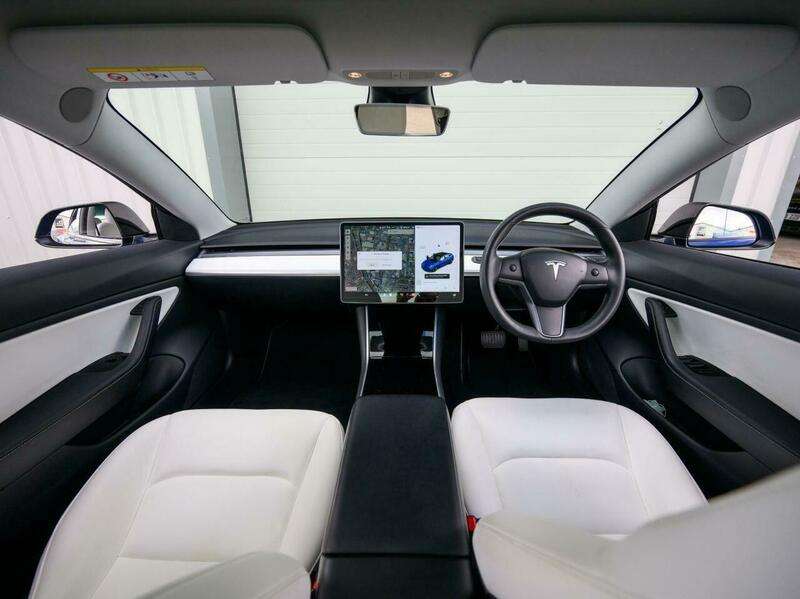 A 2020 TESLA MODEL 3 (Dual Motor) Long Range Saloon 4dr Electric Auto 4WDE (346 ps) A 2020 TESLA MODEL 3 (Dual Motor) Long Range Saloon 4dr Electric Auto 4WDE (346 ps)