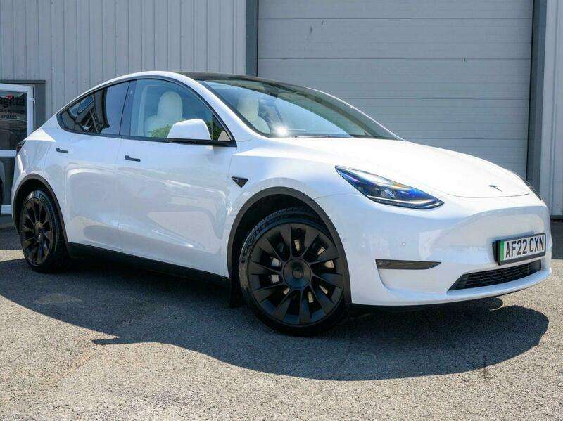 A 2022 TESLA MODEL Y (Dual Motor) Long Range SUV 5dr Electric Auto 4WDE (384 bhp) A 2022 TESLA MODEL Y (Dual Motor) Long Range SUV 5dr Electric Auto 4WDE (384 bhp)