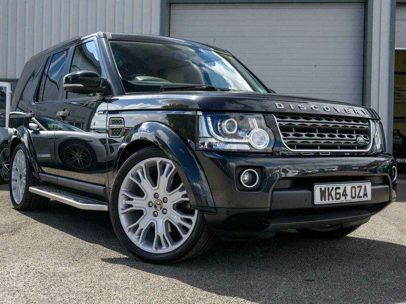 A 2014 LAND ROVER DISCOVERY 3.0 SD V6 SE Tech SUV 5dr Diesel Auto 4WD Euro 5 (s/s) (255 bhp) A 2014 LAND ROVER DISCOVERY 3.0 SD V6 SE Tech SUV 5dr Diesel Auto 4WD Euro 5 (s/s) (255 bhp)