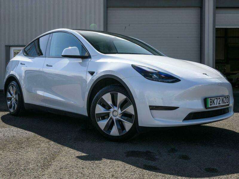 A 2022 TESLA MODEL Y (Dual Motor) Long Range SUV 5dr Electric Auto 4WDE (384 bhp) A 2022 TESLA MODEL Y (Dual Motor) Long Range SUV 5dr Electric Auto 4WDE (384 bhp)