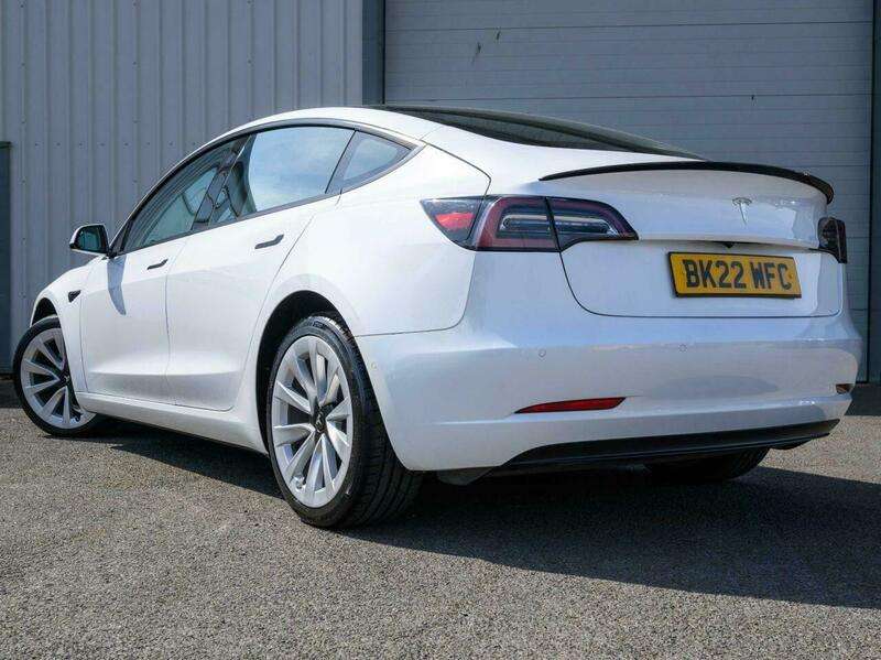 A 2022 TESLA MODEL 3 Standard Range Plus Saloon 4dr Electric Auto RWD (241 bhp) A 2022 TESLA MODEL 3 Standard Range Plus Saloon 4dr Electric Auto RWD (241 bhp)