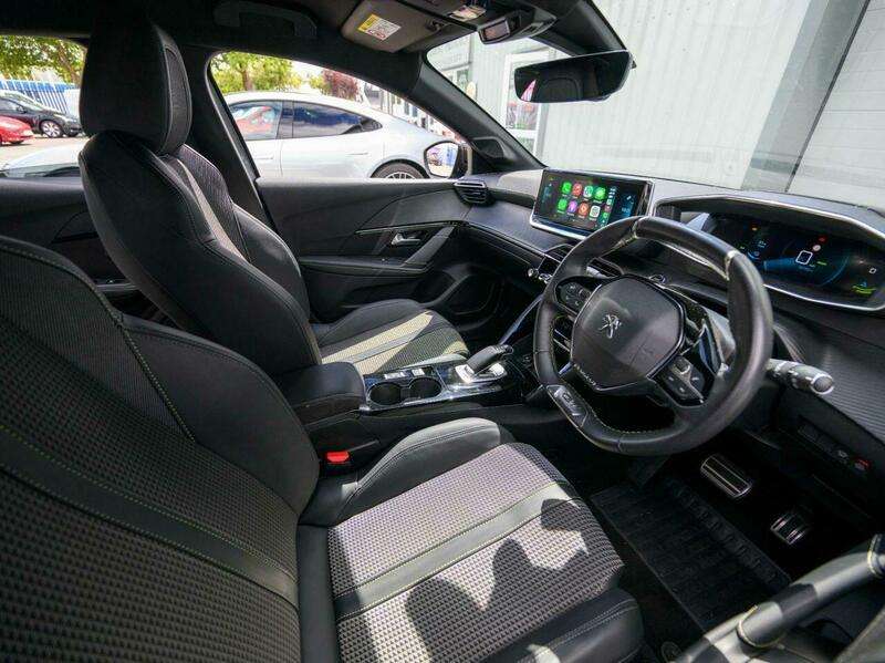 2021 PEUGEOT 208 2021 PEUGEOT 208