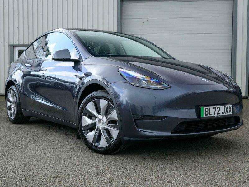 A 2022 TESLA MODEL Y (Dual Motor) Long Range SUV 5dr Electric Auto 4WDE (384 bhp) A 2022 TESLA MODEL Y (Dual Motor) Long Range SUV 5dr Electric Auto 4WDE (384 bhp)