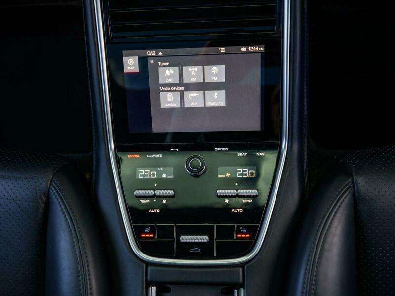 2018 PORSCHE PANAMERA 2018 PORSCHE PANAMERA