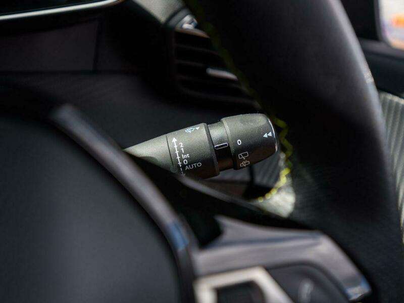 2021 PEUGEOT 208 2021 PEUGEOT 208
