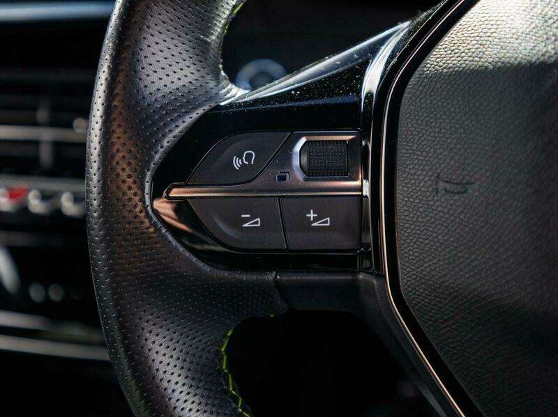 2021 PEUGEOT 208 2021 PEUGEOT 208