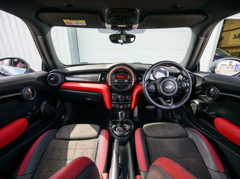 A 2018 MINI HATCH 2.0 John Cooper Works Hatchback 3dr Petrol Auto 8 Spd Euro 6 (s/s) (231 ps) A 2018 MINI HATCH 2.0 John Cooper Works Hatchback 3dr Petrol Auto 8 Spd Euro 6 (s/s) (231 ps)