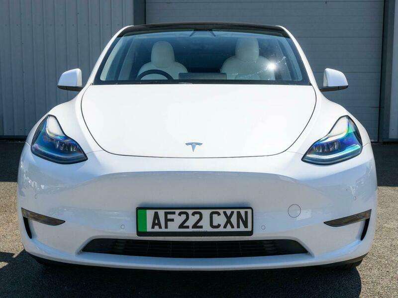 A 2022 TESLA MODEL Y (Dual Motor) Long Range SUV 5dr Electric Auto 4WDE (384 bhp) A 2022 TESLA MODEL Y (Dual Motor) Long Range SUV 5dr Electric Auto 4WDE (384 bhp)