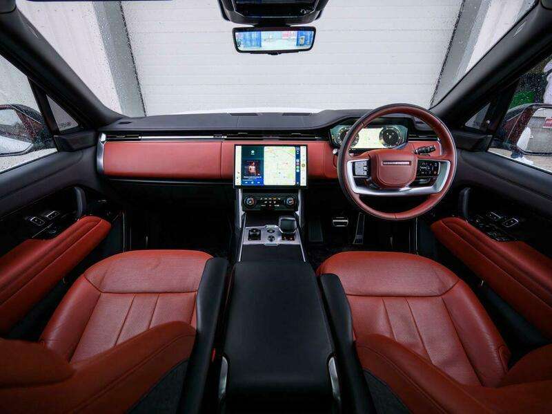 A 2023 LAND ROVER RANGE ROVER 4.4 P530 V8 SV SUV 5dr Petrol Auto 4WD Euro 6 (s/s) (530 ps) A 2023 LAND ROVER RANGE ROVER 4.4 P530 V8 SV SUV 5dr Petrol Auto 4WD Euro 6 (s/s) (530 ps)