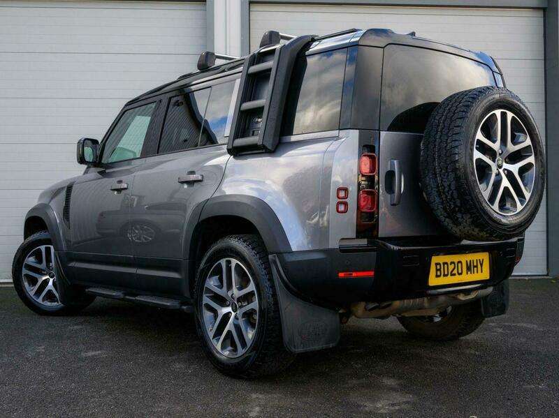 A 2020 LAND ROVER DEFENDER 2.0 SD4 HSE SUV 5dr Diesel Auto 4WD Euro 6 (s/s) (240 ps) A 2020 LAND ROVER DEFENDER 2.0 SD4 HSE SUV 5dr Diesel Auto 4WD Euro 6 (s/s) (240 ps)