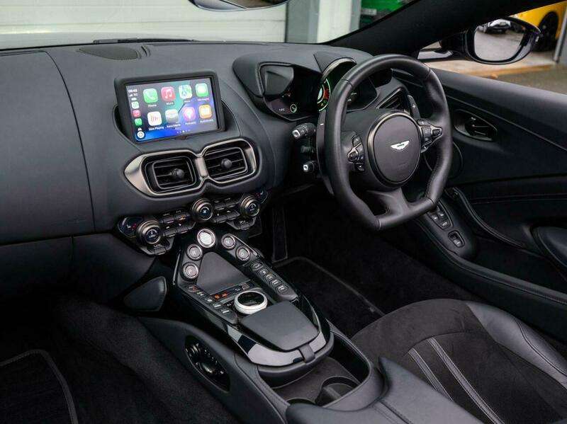 null ASTON MARTIN VANTAGE null ASTON MARTIN VANTAGE