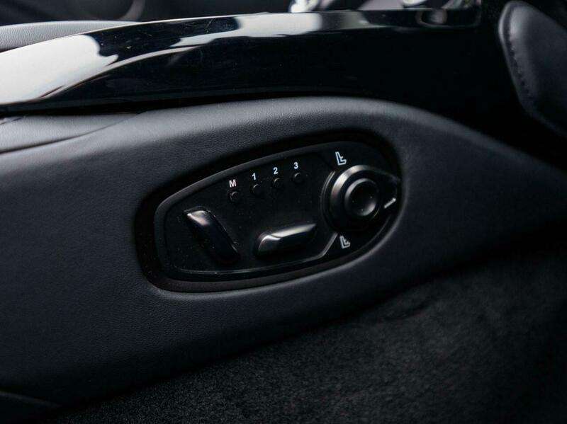 null ASTON MARTIN VANTAGE null ASTON MARTIN VANTAGE