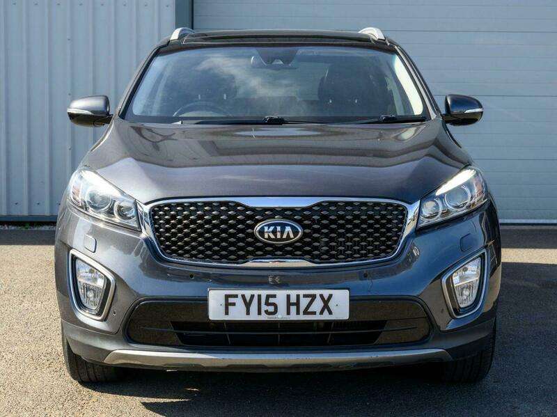 A 2015 KIA SORENTO 2.2 CRDi KX-3 SUV 5dr Diesel Auto AWD Euro 6 (197 bhp) A 2015 KIA SORENTO 2.2 CRDi KX-3 SUV 5dr Diesel Auto AWD Euro 6 (197 bhp)