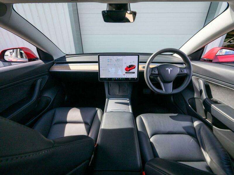 A 2020 TESLA MODEL 3 Standard Range Plus Saloon 4dr Electric Auto RWD (241 bhp) A 2020 TESLA MODEL 3 Standard Range Plus Saloon 4dr Electric Auto RWD (241 bhp)