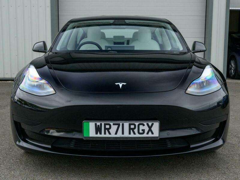 A 2021 TESLA MODEL 3 Standard Range Plus Saloon 4dr Electric Auto RWD (241 bhp) A 2021 TESLA MODEL 3 Standard Range Plus Saloon 4dr Electric Auto RWD (241 bhp)