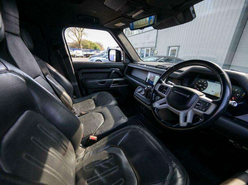 A 2021 LAND ROVER DEFENDER 3.0 D250 MHEV SE Hard Top SUV 5dr Diesel Auto 4WD MWB Euro 6 (s/s) (250 ps) A 2021 LAND ROVER DEFENDER 3.0 D250 MHEV SE Hard Top SUV 5dr Diesel Auto 4WD MWB Euro 6 (s/s) (250 ps)