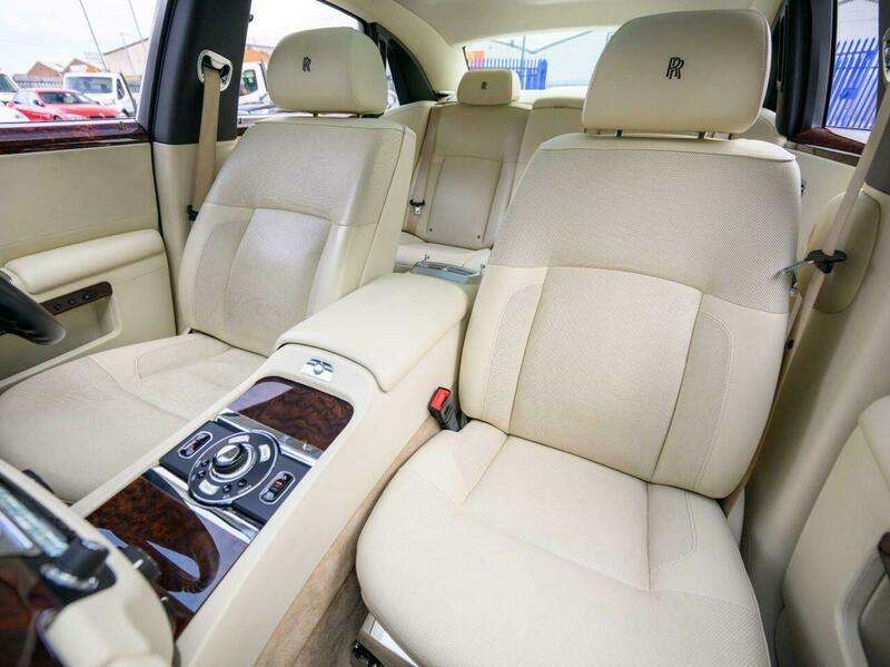 2012 ROLLS-ROYCE GHOST 2012 ROLLS-ROYCE GHOST