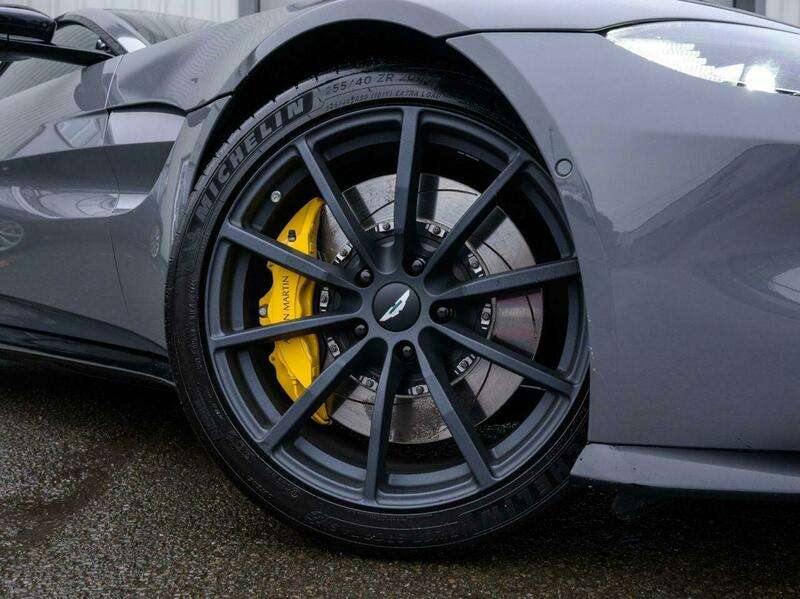 null ASTON MARTIN VANTAGE null ASTON MARTIN VANTAGE