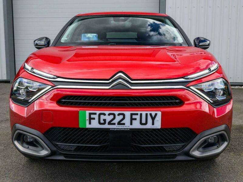 A 2022 CITROEN C4 50kWh Shine Hatchback 5dr Electric Auto (136 ps) A 2022 CITROEN C4 50kWh Shine Hatchback 5dr Electric Auto (136 ps)