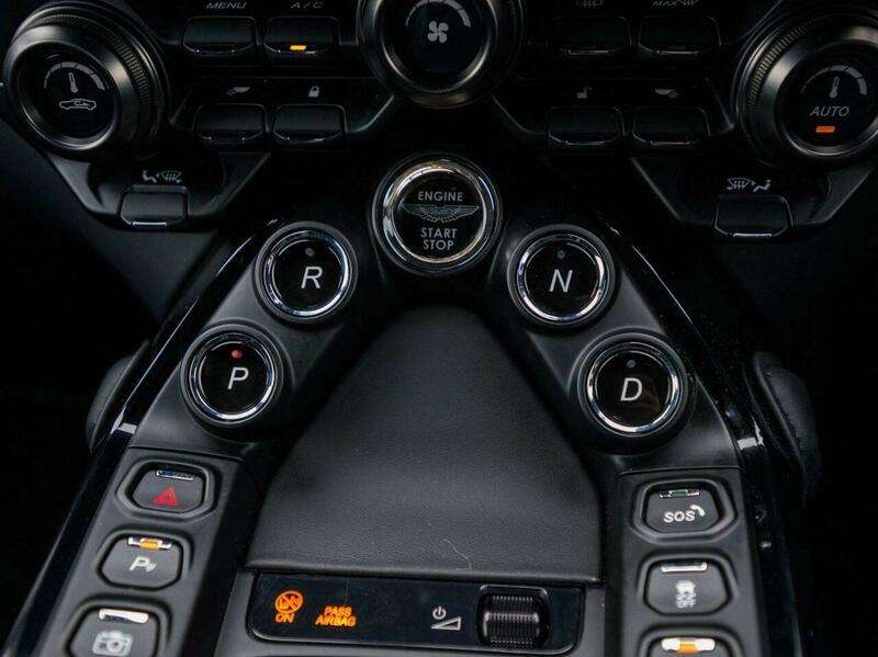 null ASTON MARTIN VANTAGE null ASTON MARTIN VANTAGE