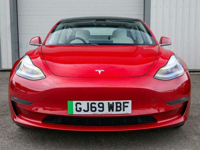 A 2019 TESLA MODEL 3 (Dual Motor) Performance Saloon 4dr Electric Auto 4WDE (Performance Upgrade) (449 bhp) A 2019 TESLA MODEL 3 (Dual Motor) Performance Saloon 4dr Electric Auto 4WDE (Performance Upgrade) (449 bhp)