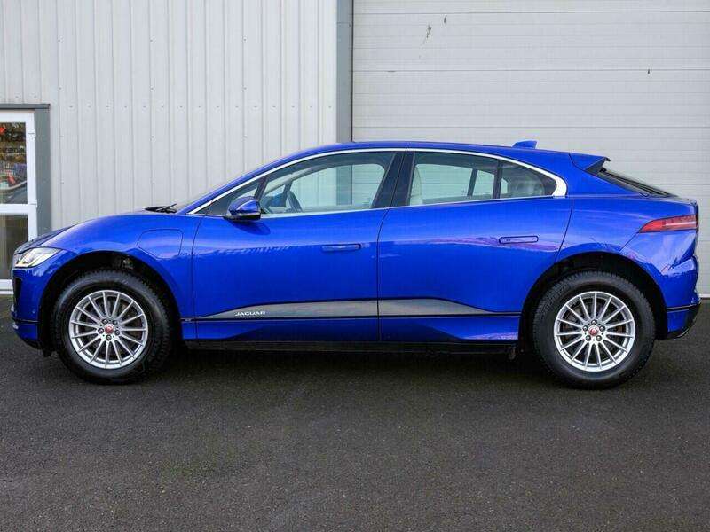 A 2019 JAGUAR I-PACE 400 90kWh SE SUV 5dr Electric Auto 4WD (400 ps) A 2019 JAGUAR I-PACE 400 90kWh SE SUV 5dr Electric Auto 4WD (400 ps)