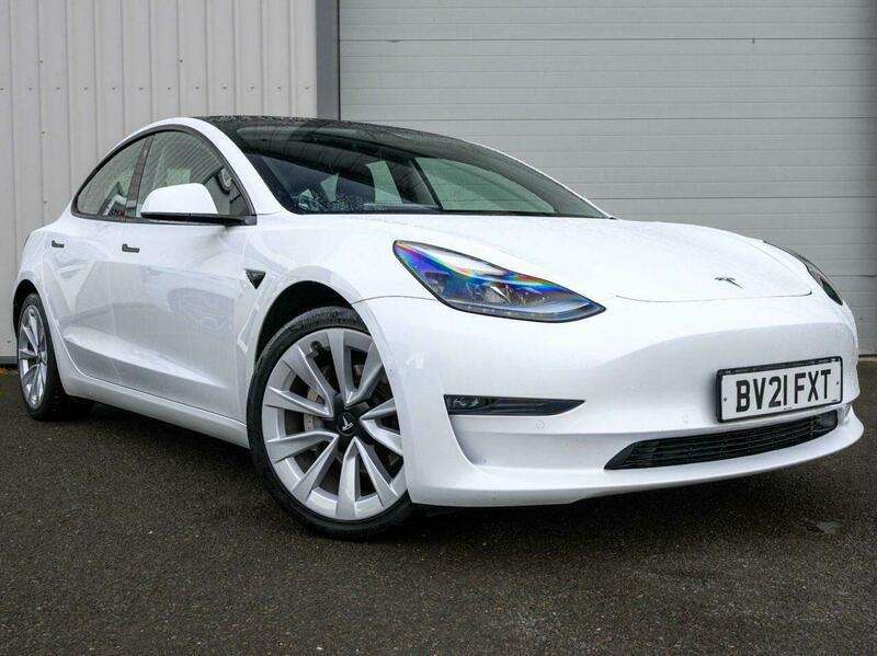 A 2021 TESLA MODEL 3 (Dual Motor) Long Range Saloon 4dr Electric Auto 4WDE (346 ps) A 2021 TESLA MODEL 3 (Dual Motor) Long Range Saloon 4dr Electric Auto 4WDE (346 ps)