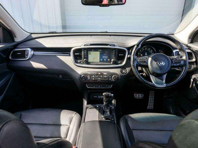 A 2015 KIA SORENTO 2.2 CRDi KX-3 SUV 5dr Diesel Auto AWD Euro 6 (197 bhp) A 2015 KIA SORENTO 2.2 CRDi KX-3 SUV 5dr Diesel Auto AWD Euro 6 (197 bhp)