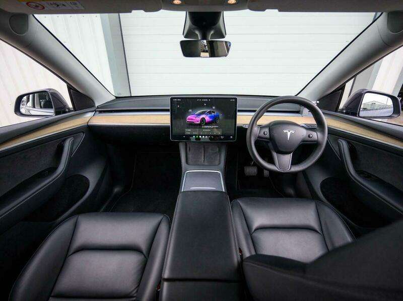 A 2022 TESLA MODEL Y (Dual Motor) Long Range SUV 5dr Electric Auto 4WDE (384 bhp) A 2022 TESLA MODEL Y (Dual Motor) Long Range SUV 5dr Electric Auto 4WDE (384 bhp)