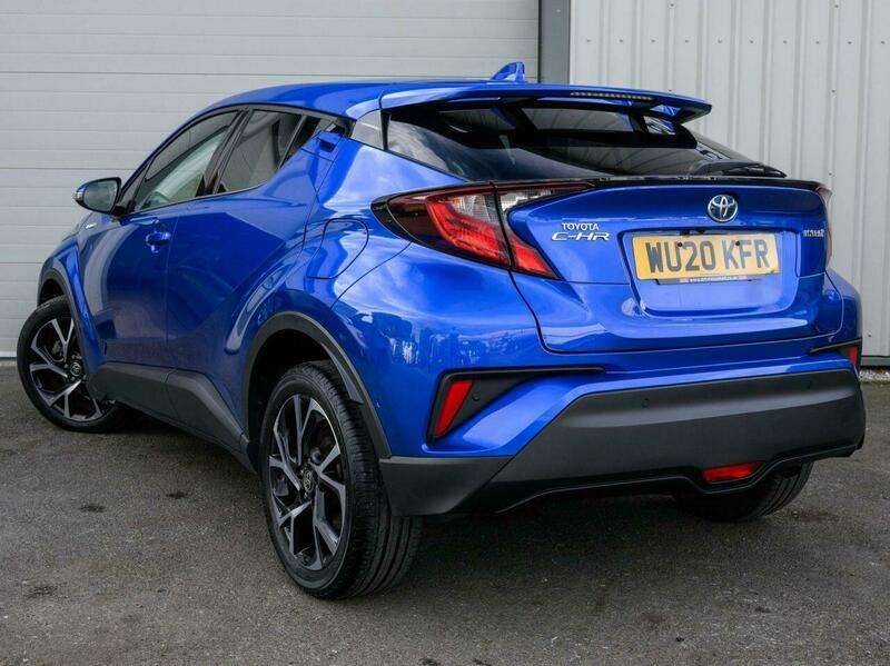 A 2020 TOYOTA C-HR 1.8 VVT-h Design SUV 5dr Petrol Hybrid CVT Euro 6 (s/s) (122 ps) A 2020 TOYOTA C-HR 1.8 VVT-h Design SUV 5dr Petrol Hybrid CVT Euro 6 (s/s) (122 ps)