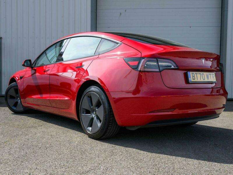 A 2020 TESLA MODEL 3 Standard Range Plus Saloon 4dr Electric Auto RWD (241 bhp) A 2020 TESLA MODEL 3 Standard Range Plus Saloon 4dr Electric Auto RWD (241 bhp)