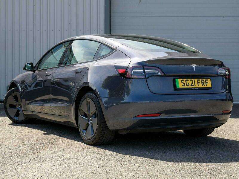 A 2021 TESLA MODEL 3 Standard Range Plus Saloon 4dr Electric Auto RWD (241 bhp) A 2021 TESLA MODEL 3 Standard Range Plus Saloon 4dr Electric Auto RWD (241 bhp)