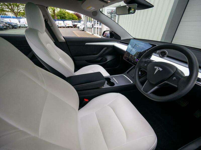 A 2021 TESLA MODEL 3 Standard Range Plus Saloon 4dr Electric Auto RWD (241 bhp) A 2021 TESLA MODEL 3 Standard Range Plus Saloon 4dr Electric Auto RWD (241 bhp)