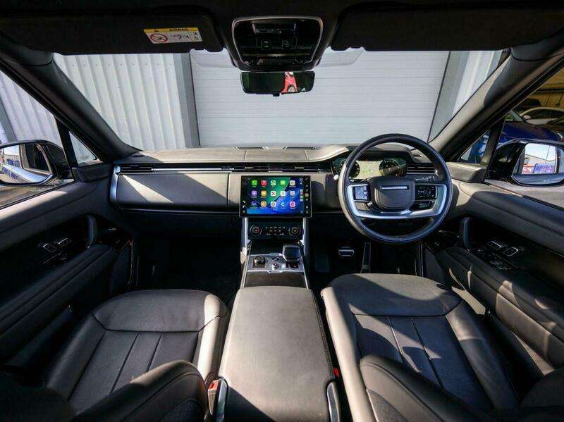 A 2023 LAND ROVER RANGE ROVER 3.0 D350 MHEV SV SUV 5dr Diesel Auto 4WD Euro 6 (s/s) (350 ps) A 2023 LAND ROVER RANGE ROVER 3.0 D350 MHEV SV SUV 5dr Diesel Auto 4WD Euro 6 (s/s) (350 ps)