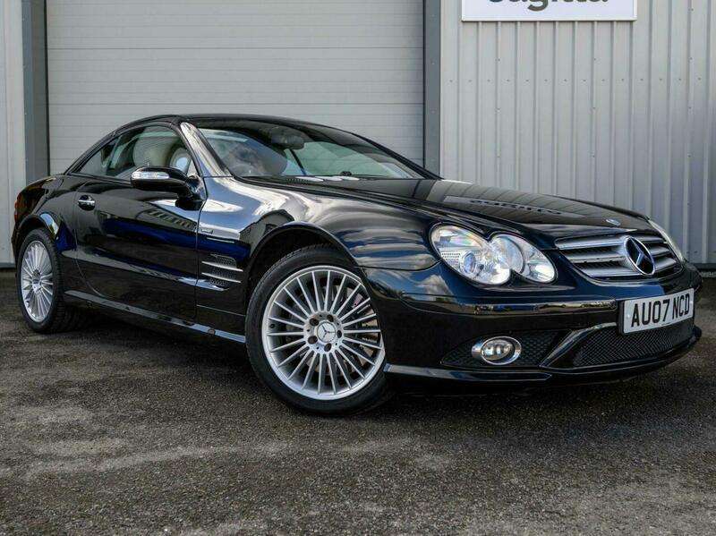 A 2007 MERCEDES-BENZ SLK 5.5 SL500 Convertible 2dr Petrol 7G-Tronic (291 g/km, 382.68 bhp) A 2007 MERCEDES-BENZ SLK 5.5 SL500 Convertible 2dr Petrol 7G-Tronic (291 g/km, 382.68 bhp)