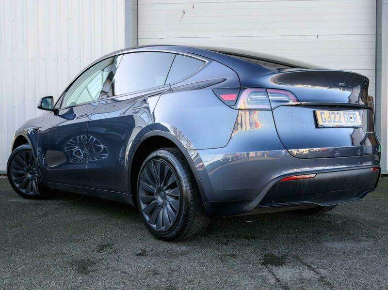 A 2022 TESLA MODEL Y (Dual Motor) Long Range SUV 5dr Electric Auto 4WDE (384 bhp) A 2022 TESLA MODEL Y (Dual Motor) Long Range SUV 5dr Electric Auto 4WDE (384 bhp)