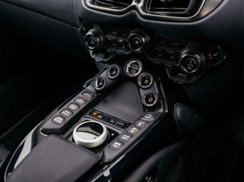 null ASTON MARTIN VANTAGE null ASTON MARTIN VANTAGE