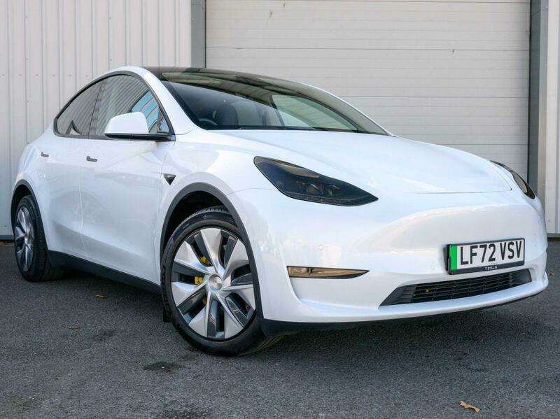 A 2022 TESLA MODEL Y (Dual Motor) Long Range SUV 5dr Electric Auto 4WDE (384 bhp) A 2022 TESLA MODEL Y (Dual Motor) Long Range SUV 5dr Electric Auto 4WDE (384 bhp)