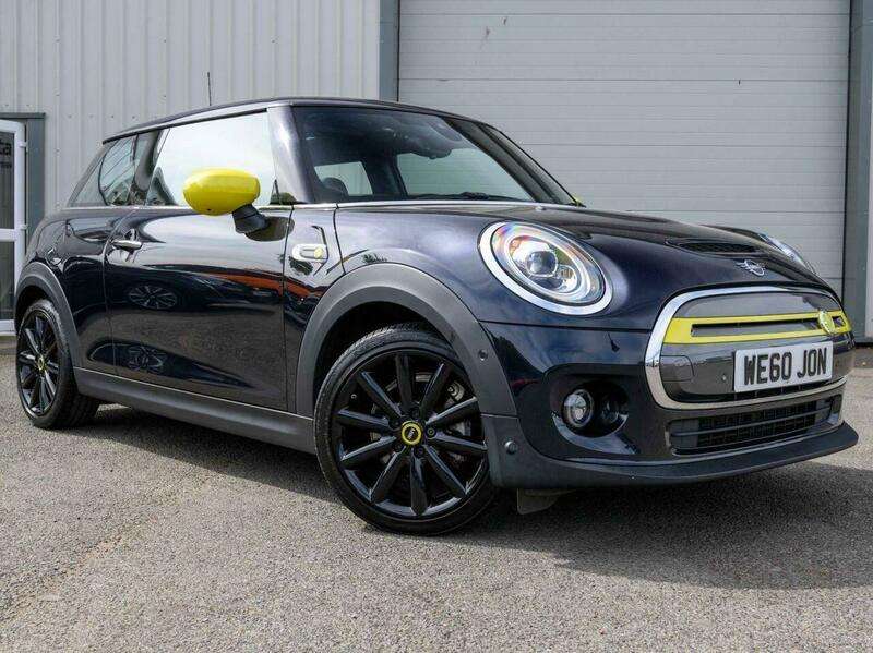 A 2021 MINI HATCH Cooper SE 32.6kWh Level 3 Hatchback 3dr Electric Auto (184 ps) A 2021 MINI HATCH Cooper SE 32.6kWh Level 3 Hatchback 3dr Electric Auto (184 ps)