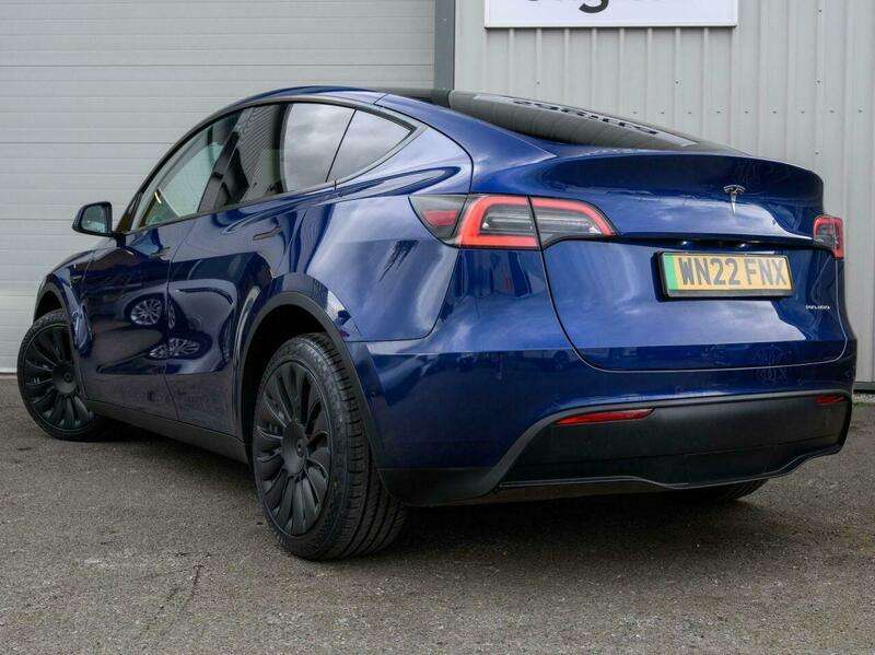 A 2022 TESLA MODEL Y (Dual Motor) Long Range SUV 5dr Electric Auto 4WDE (384 bhp) A 2022 TESLA MODEL Y (Dual Motor) Long Range SUV 5dr Electric Auto 4WDE (384 bhp)