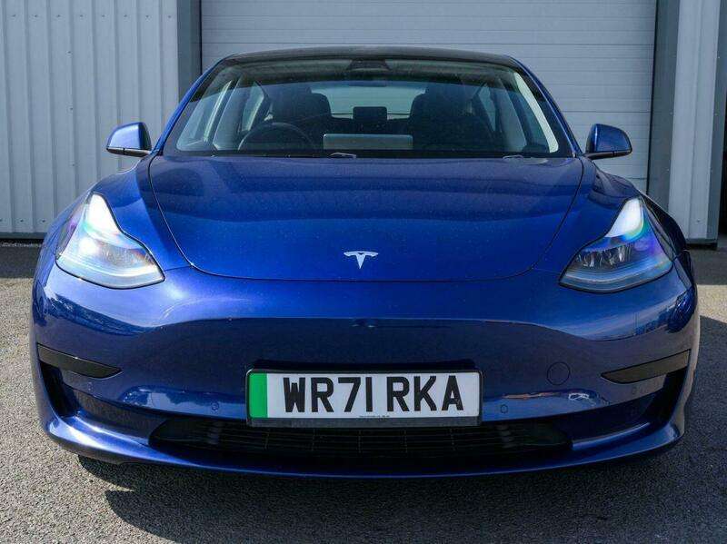A 2021 TESLA MODEL 3 Standard Range Plus Saloon 4dr Electric Auto RWD (241 bhp) A 2021 TESLA MODEL 3 Standard Range Plus Saloon 4dr Electric Auto RWD (241 bhp)