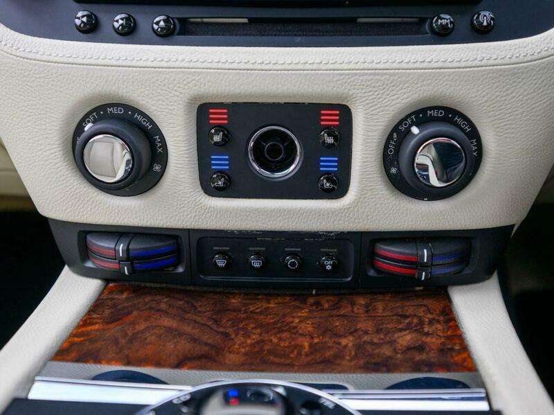 2012 ROLLS-ROYCE GHOST 2012 ROLLS-ROYCE GHOST