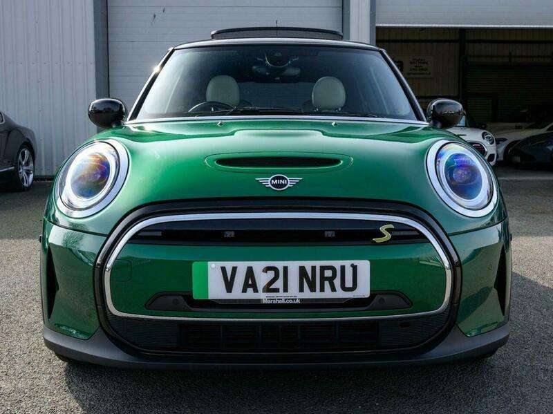A 2021 MINI HATCH Cooper SE 32.6kWh Level 3 Hatchback 3dr Electric Auto (184 ps) A 2021 MINI HATCH Cooper SE 32.6kWh Level 3 Hatchback 3dr Electric Auto (184 ps)